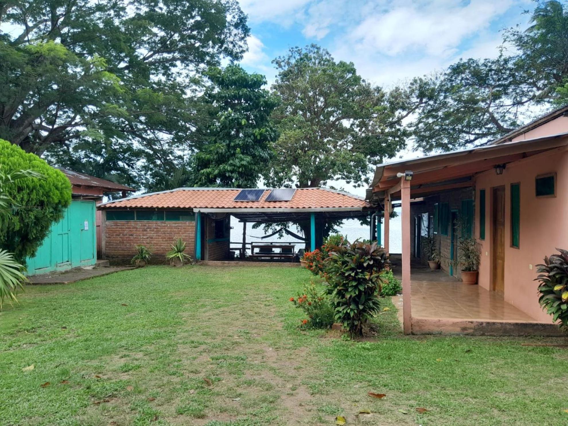 Hostel Los Chocoyos Merida Luaran gambar