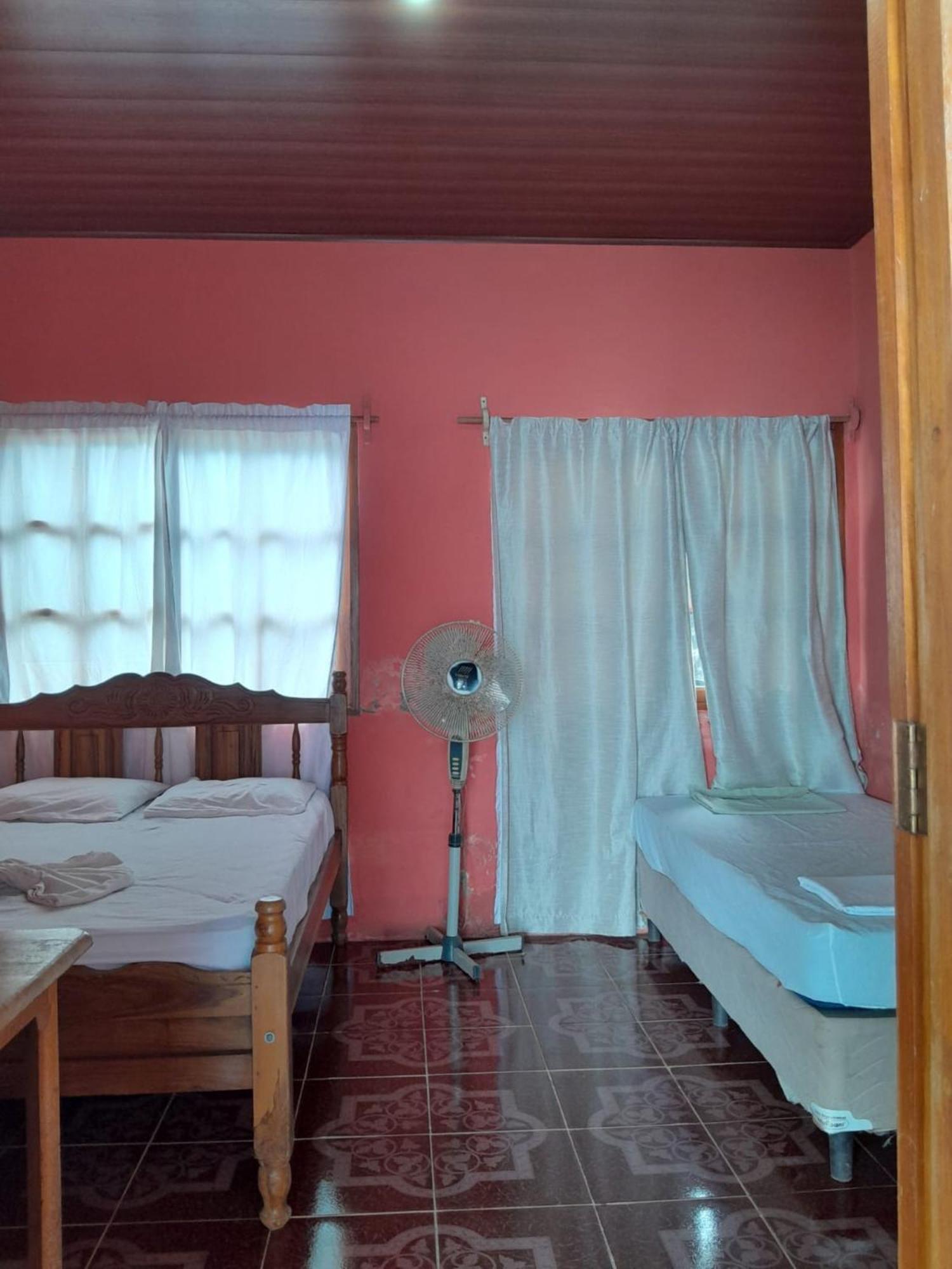 Hostel Los Chocoyos Merida Luaran gambar