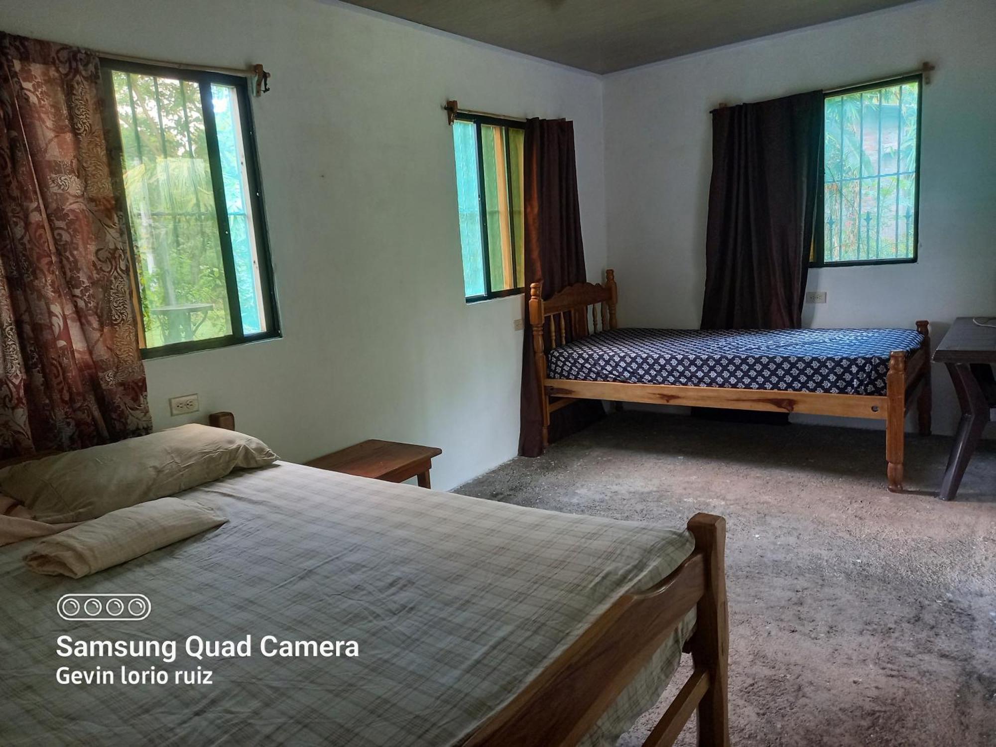 Hostel Los Chocoyos Merida Bilik gambar
